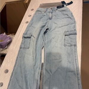 Cargo jeans from hollister size 24 w (smallest) brand new with tagss